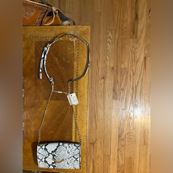 Urban Expressions Hester Snake Skin Vegan Leather Crossbody Bag Women’s NWT - Picture 3 of 7